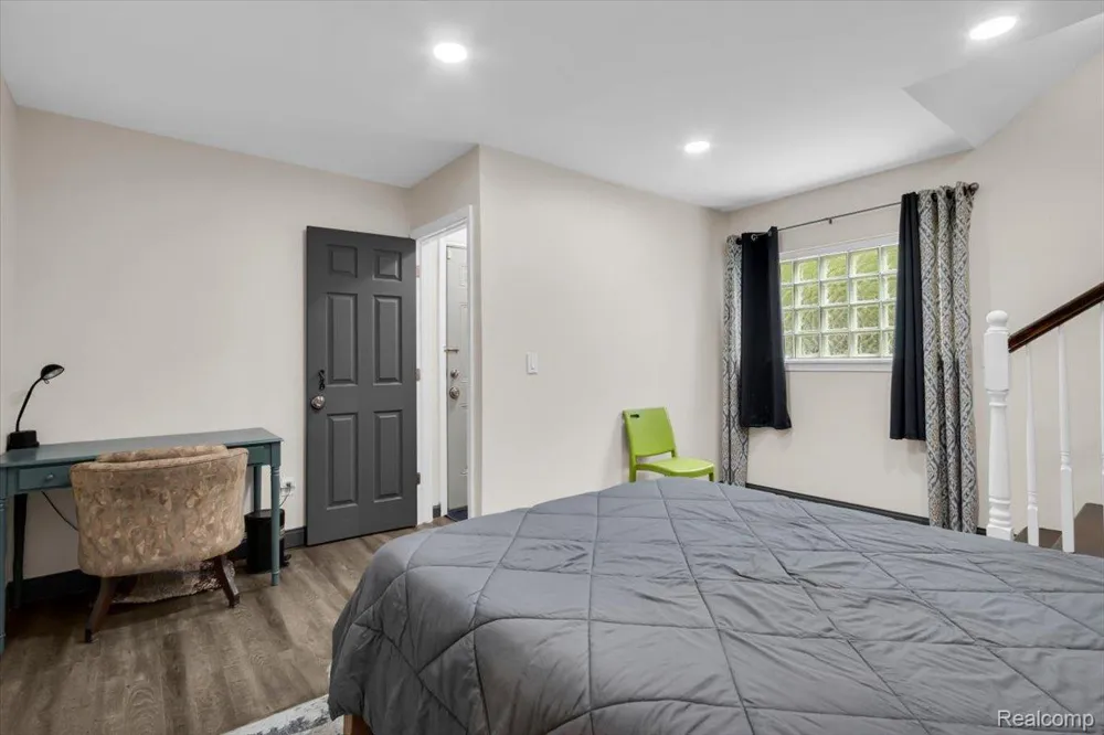 476 Touraine Road Grosse Pointe Farms City, MI 48236