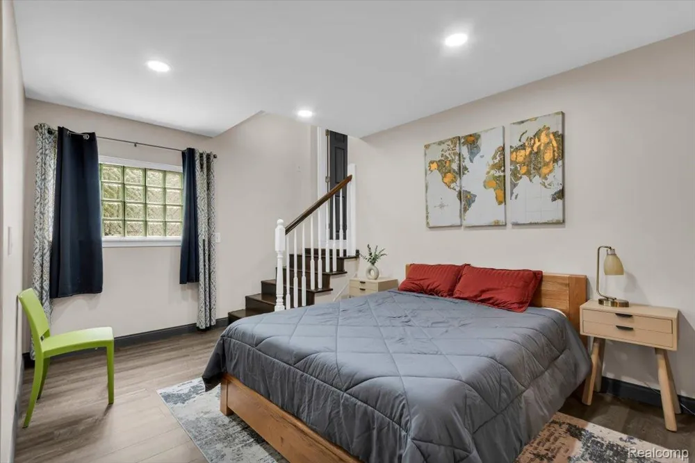 476 Touraine Road Grosse Pointe Farms City, MI 48236
