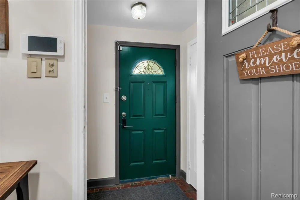476 Touraine Road Grosse Pointe Farms City, MI 48236