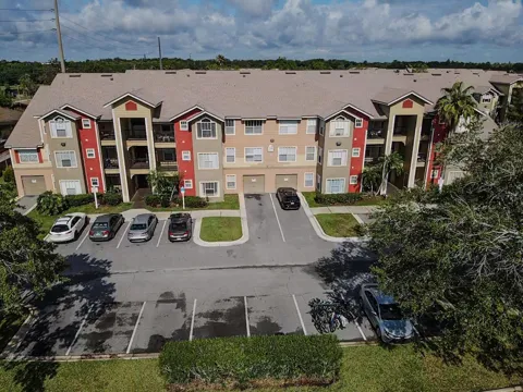 2208 ANTIGUA PLACE #932
