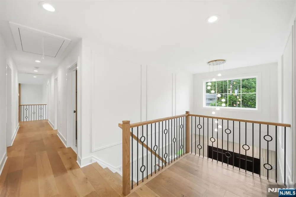 4 Dorrien Road Livingston, NJ 07039