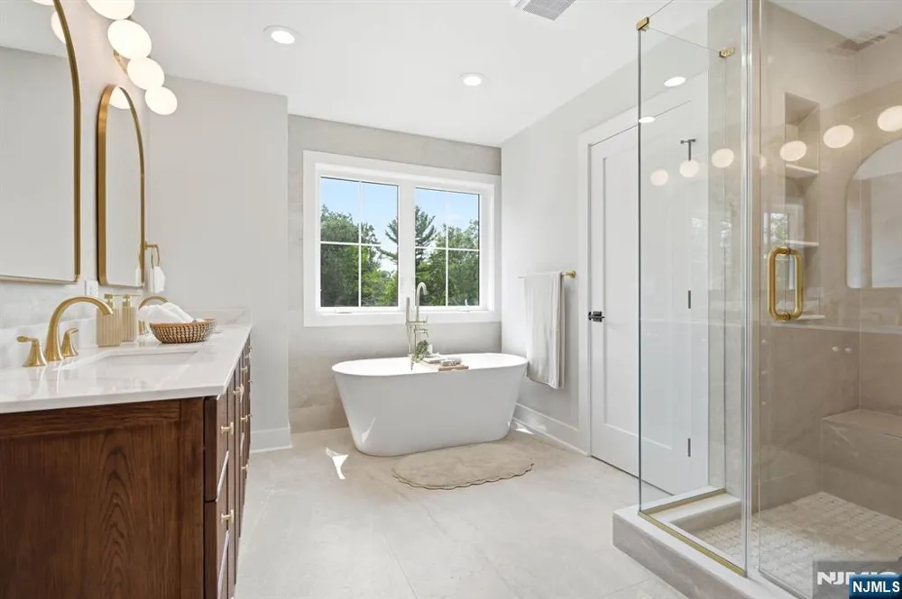 4 Dorrien Road Livingston, NJ 07039