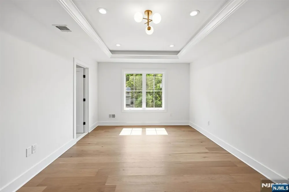 4 Dorrien Road Livingston, NJ 07039