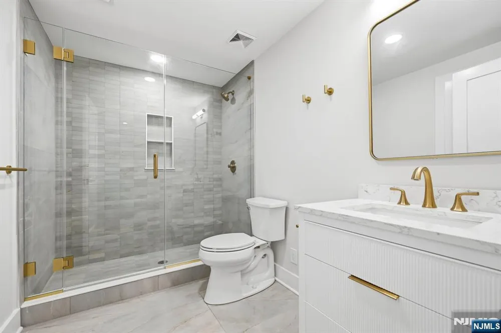 4 Dorrien Road Livingston, NJ 07039
