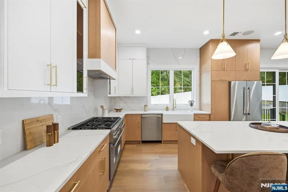 4 Dorrien Road Livingston, NJ 07039