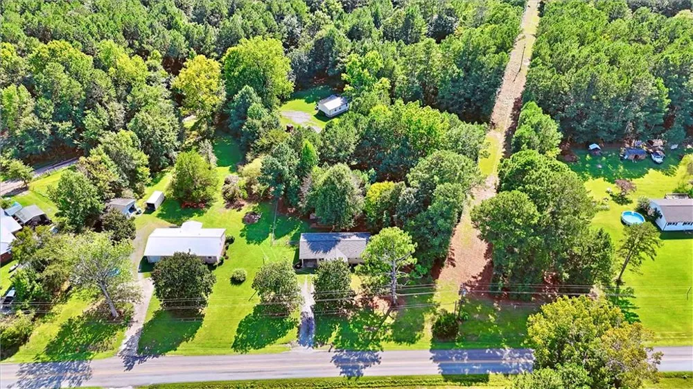 552 Everett Springs Road SW Calhoun, GA 30701
