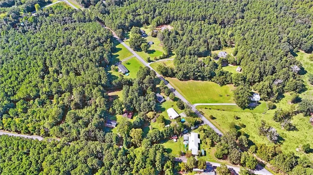 552 Everett Springs Road SW Calhoun, GA 30701
