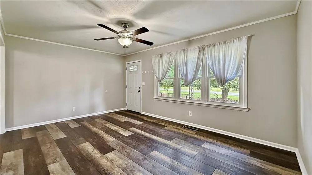 552 Everett Springs Road SW Calhoun, GA 30701