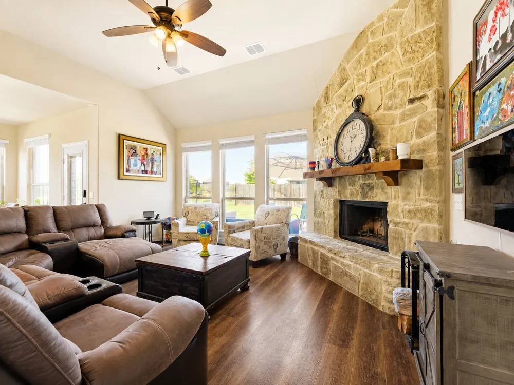 320 Robert Joseph Street Burleson, TX 76028