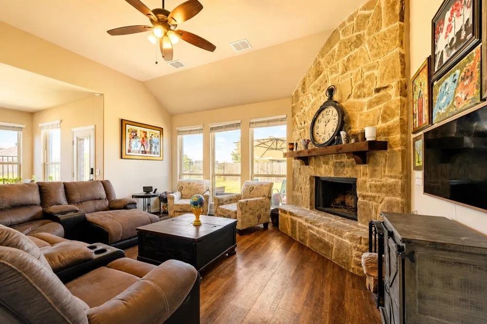 320 Robert Joseph Street Burleson, TX 76028