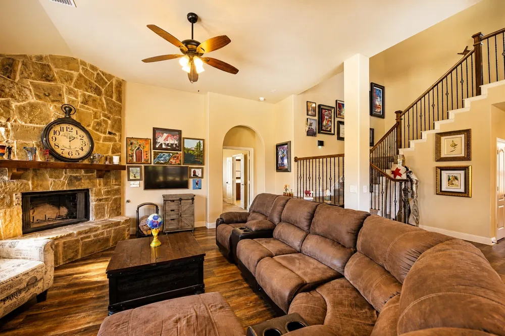 320 Robert Joseph Street Burleson, TX 76028
