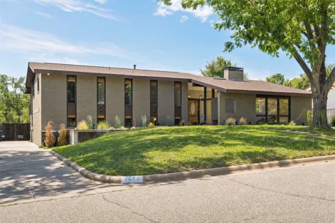 2811 Crowley Court