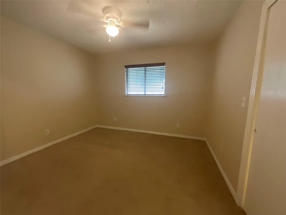 1672 Fm 318 Hallettsville, TX 77964