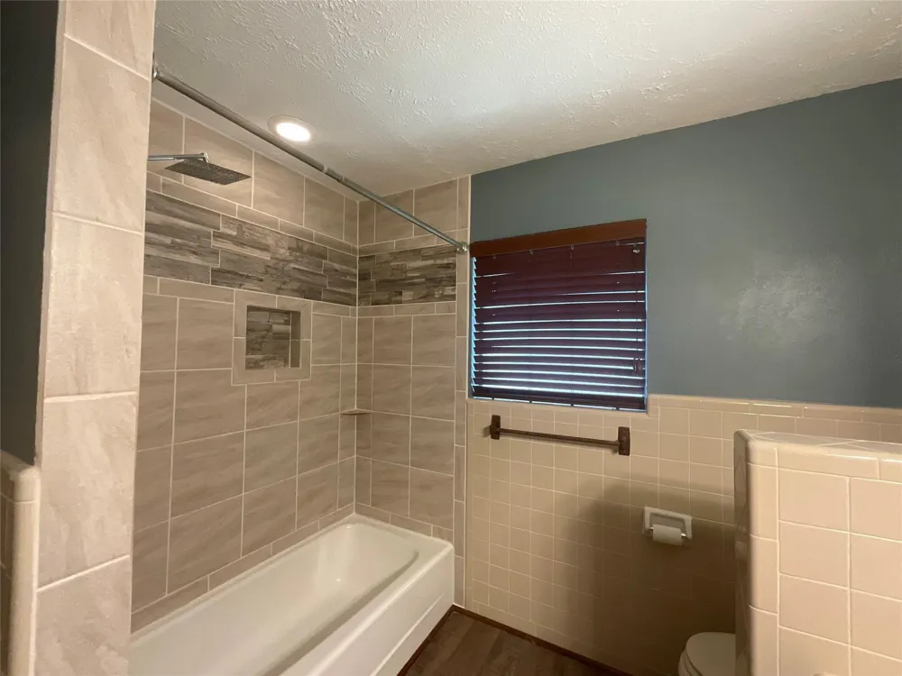 1672 Fm 318 Hallettsville, TX 77964