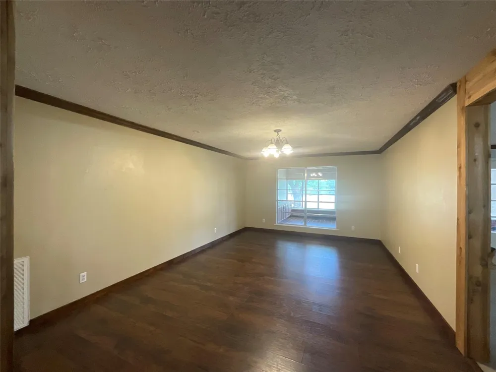 1672 Fm 318 Hallettsville, TX 77964