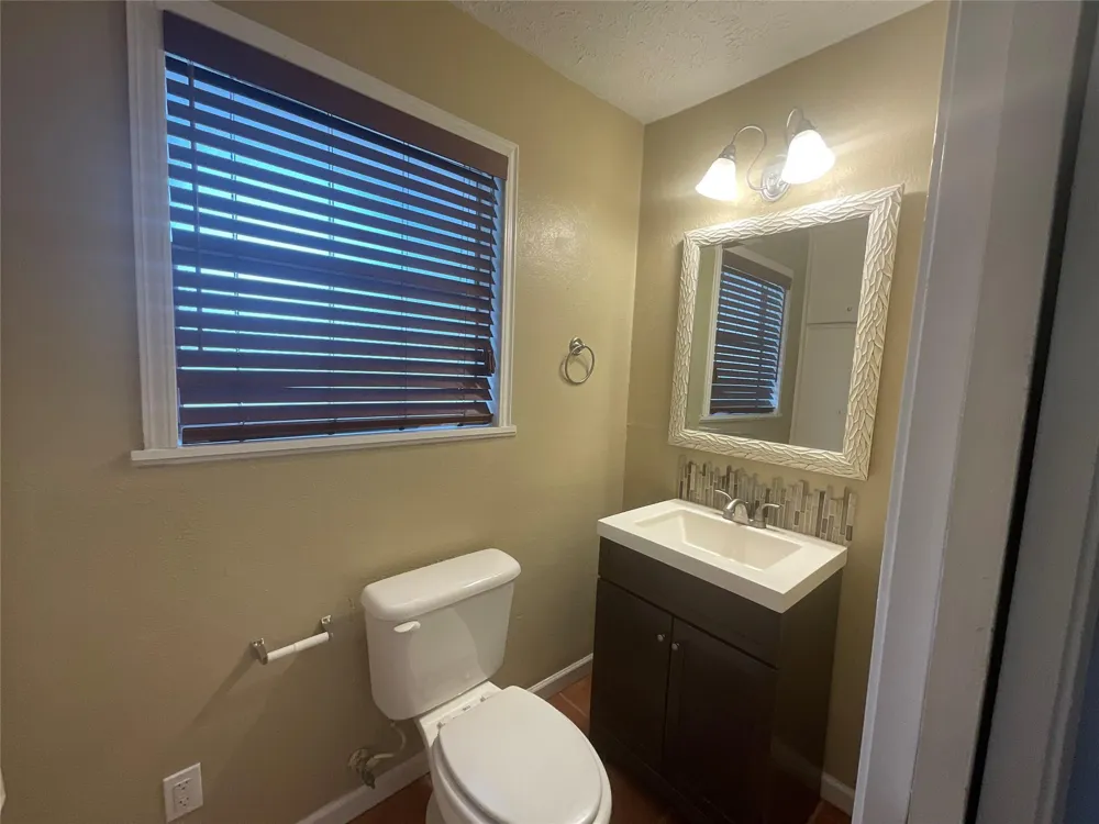 1672 Fm 318 Hallettsville, TX 77964