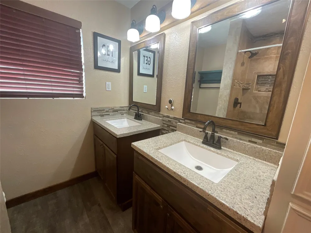 1672 Fm 318 Hallettsville, TX 77964