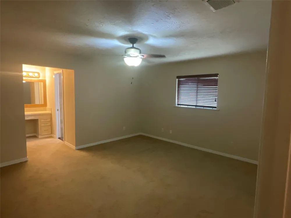 1672 Fm 318 Hallettsville, TX 77964