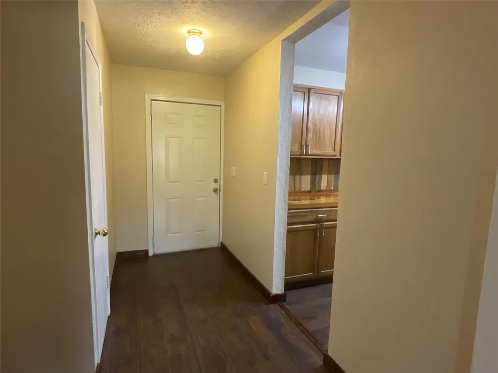 1672 Fm 318 Hallettsville, TX 77964