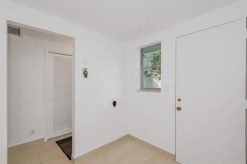 1000 NE 12TH AVENUE #104 Hallandale Beach, FL 33009