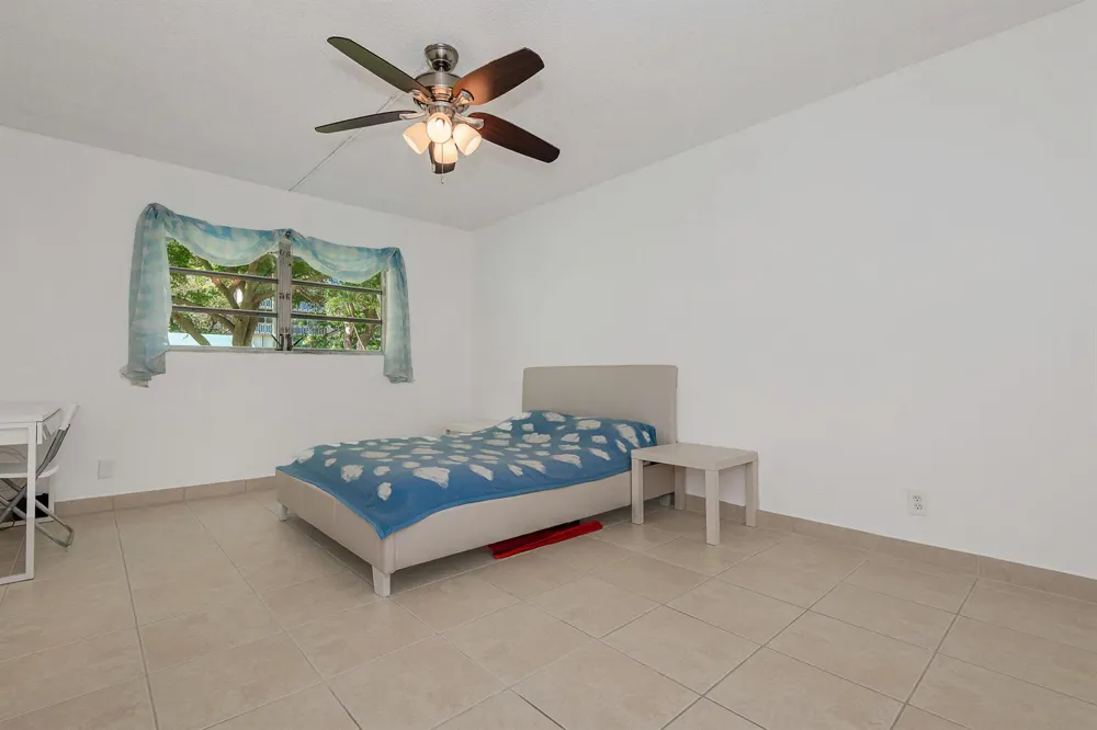 1000 NE 12TH AVENUE #104 Hallandale Beach, FL 33009