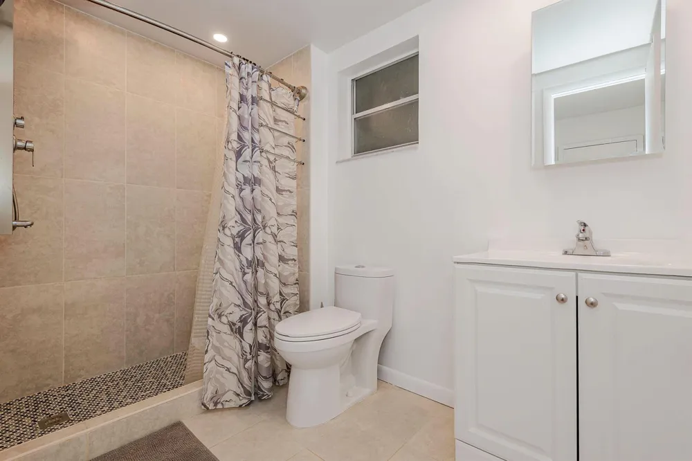 1000 NE 12TH AVENUE #104 Hallandale Beach, FL 33009