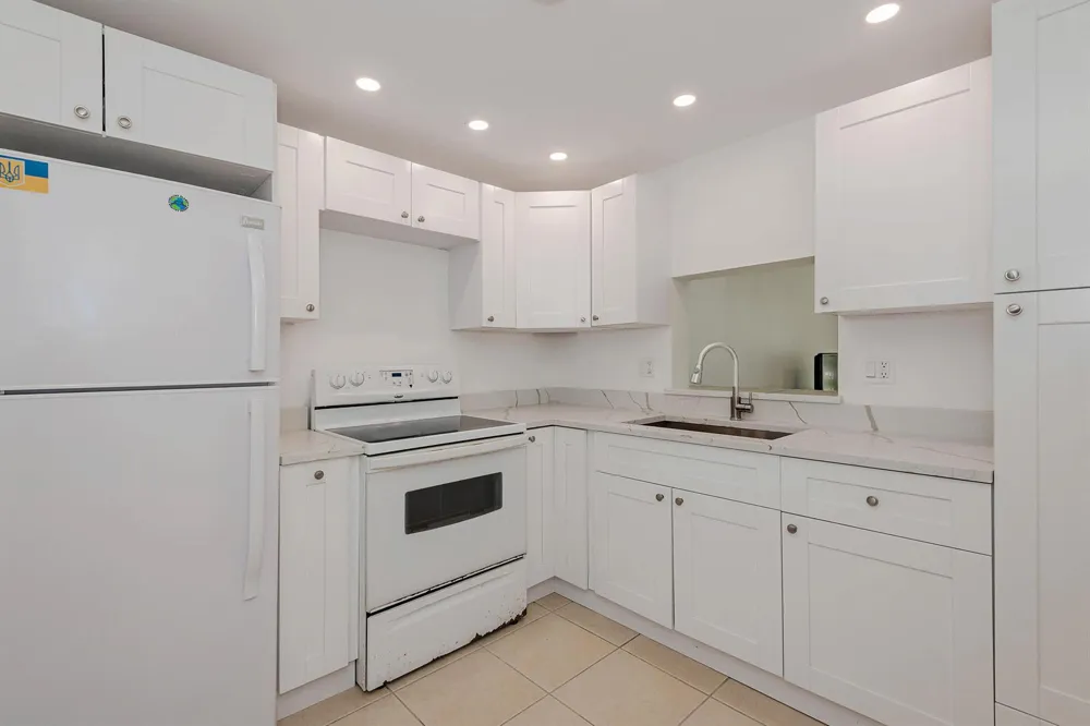 1000 NE 12TH AVENUE #104 Hallandale Beach, FL 33009