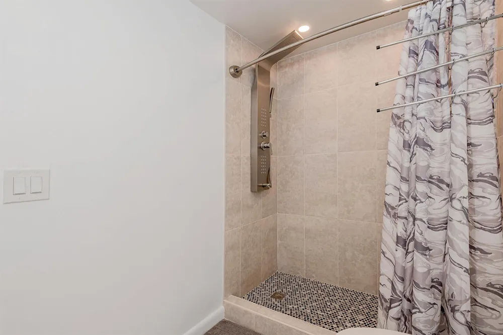 1000 NE 12TH AVENUE #104 Hallandale Beach, FL 33009