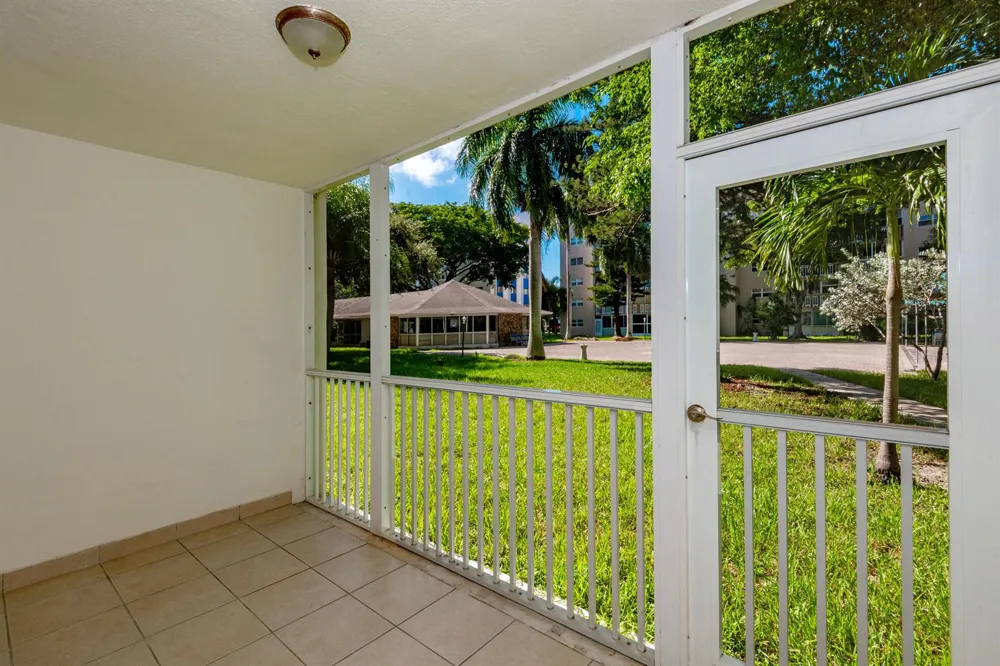 1000 NE 12TH AVENUE #104 Hallandale Beach, FL 33009