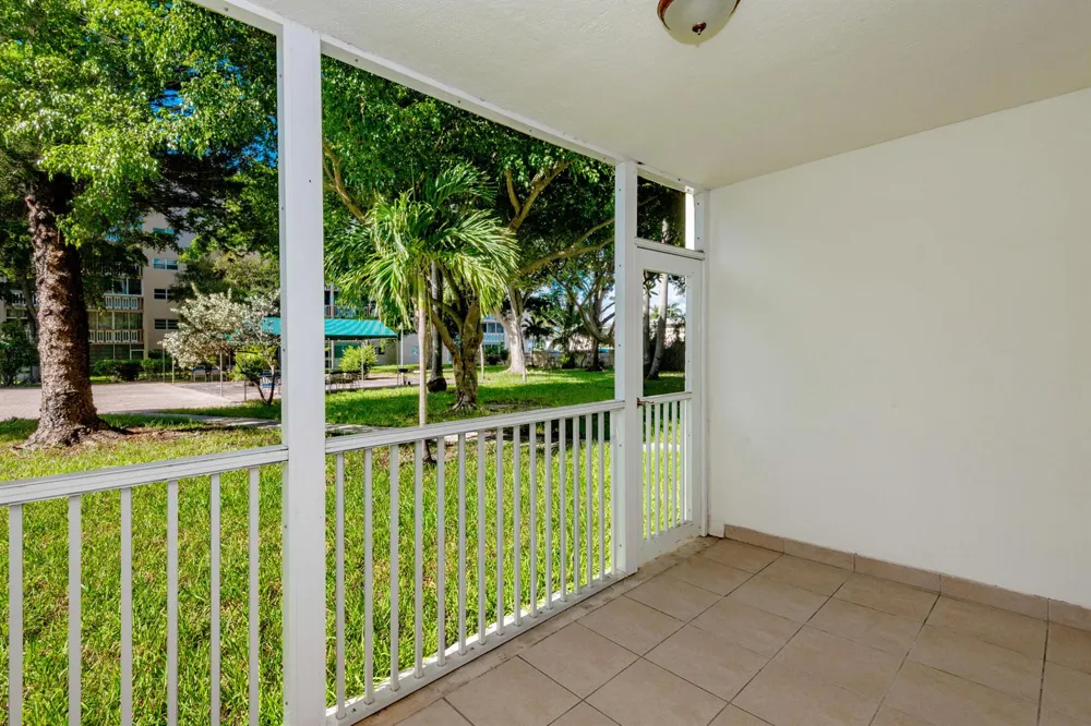 1000 NE 12TH AVENUE #104 Hallandale Beach, FL 33009