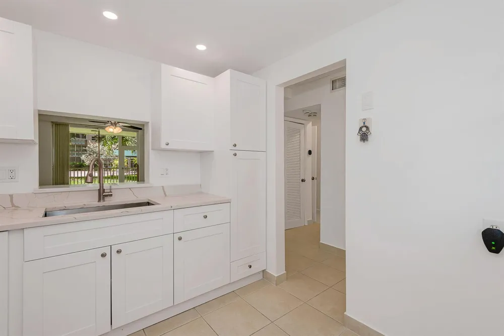 1000 NE 12TH AVENUE #104 Hallandale Beach, FL 33009