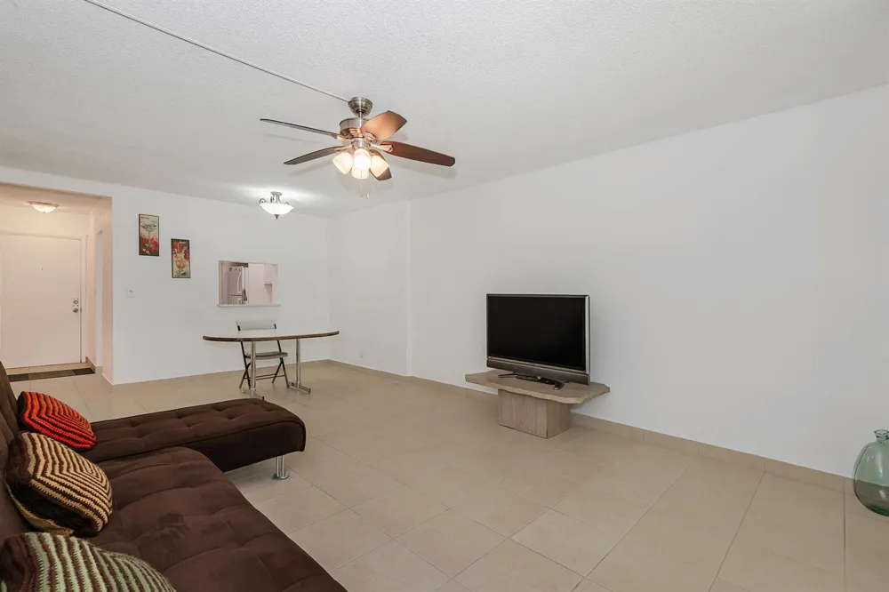 1000 NE 12TH AVENUE #104 Hallandale Beach, FL 33009