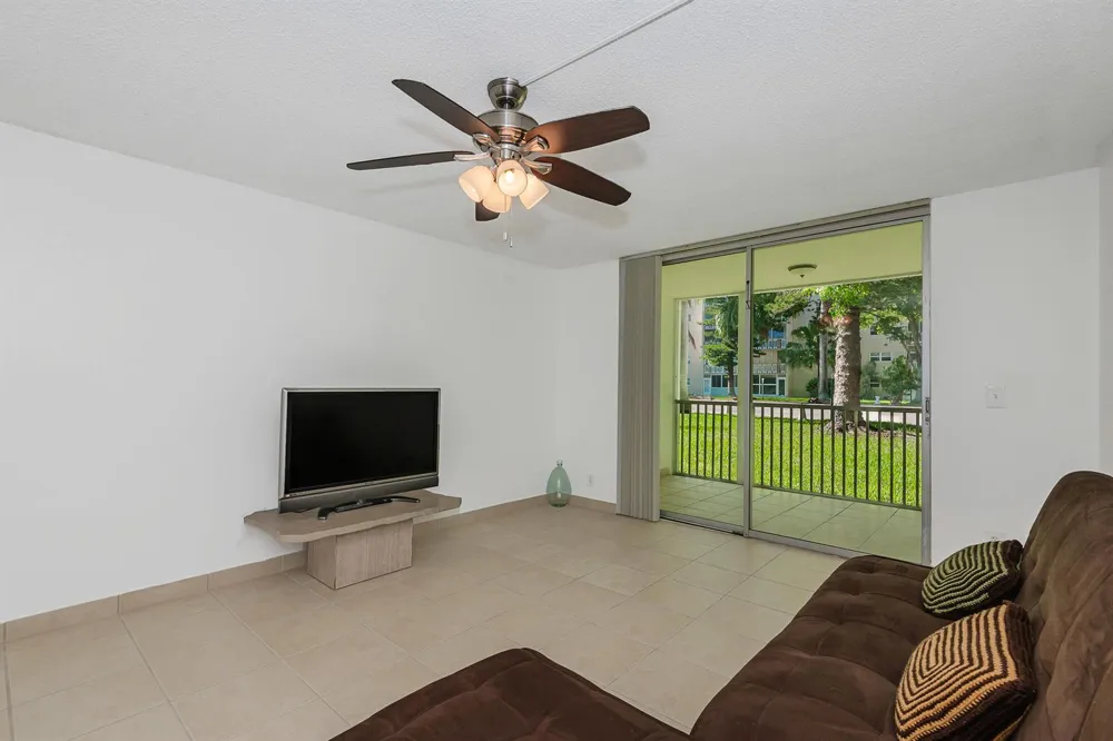 1000 NE 12TH AVENUE #104 Hallandale Beach, FL 33009