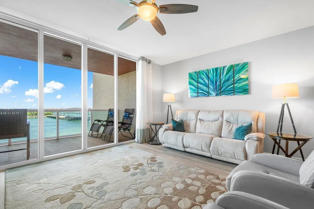 2640 Lake Shore Drive #711 Riviera Beach, FL 33404