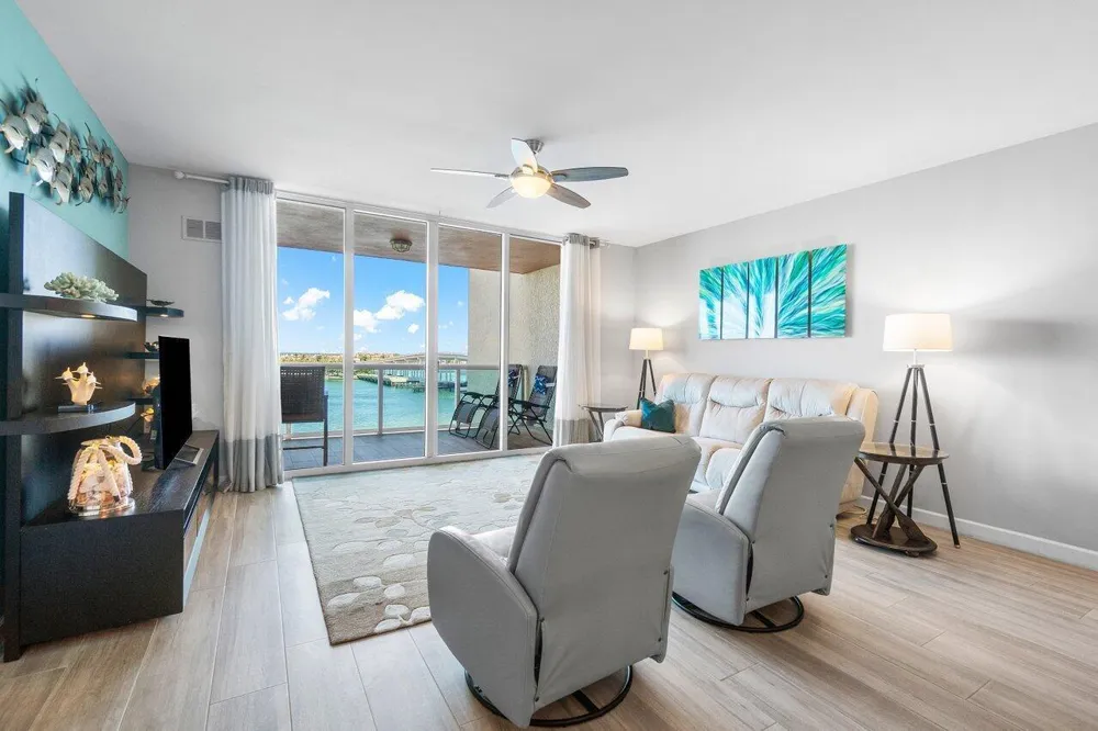 2640 Lake Shore Drive #711 Riviera Beach, FL 33404