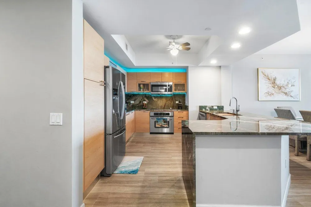 2640 Lake Shore Drive #711 Riviera Beach, FL 33404