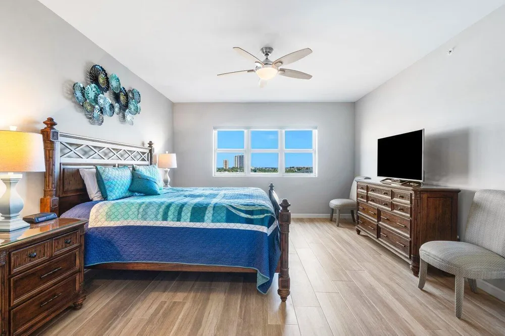 2640 Lake Shore Drive #711 Riviera Beach, FL 33404