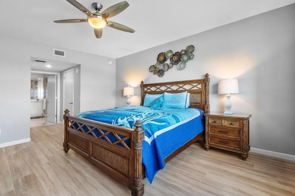 2640 Lake Shore Drive #711 Riviera Beach, FL 33404