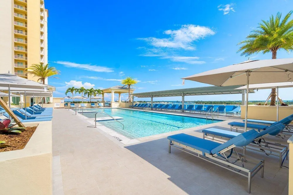 2640 Lake Shore Drive #711 Riviera Beach, FL 33404