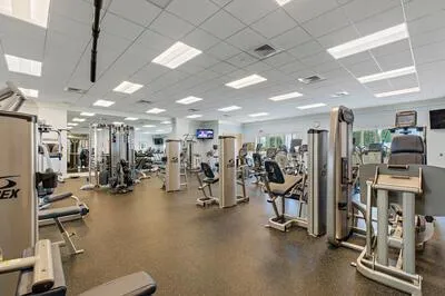 2640 Lake Shore Drive #711 Riviera Beach, FL 33404