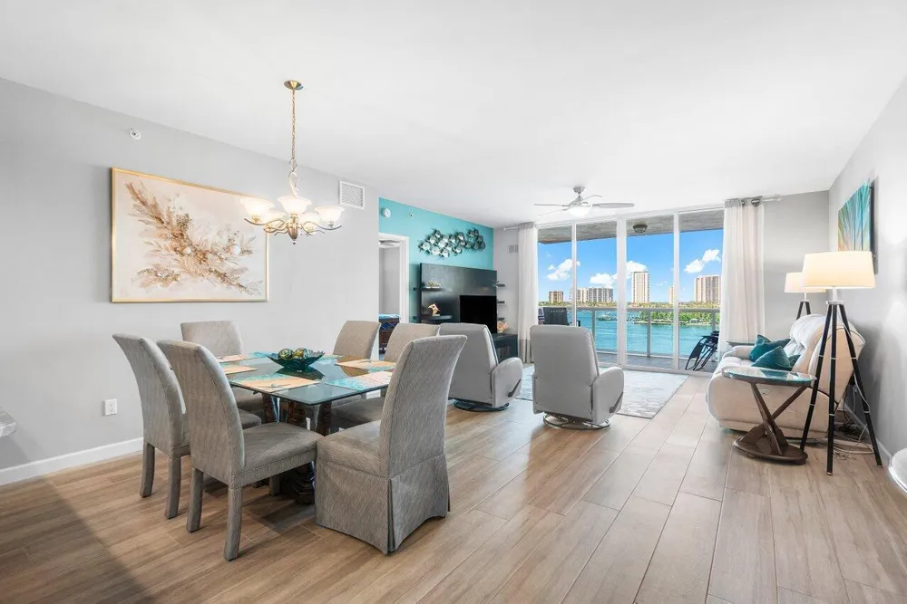 2640 Lake Shore Drive #711 Riviera Beach, FL 33404