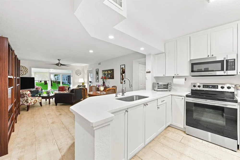 10382 NW 24th Place #105 Sunrise, FL 33322