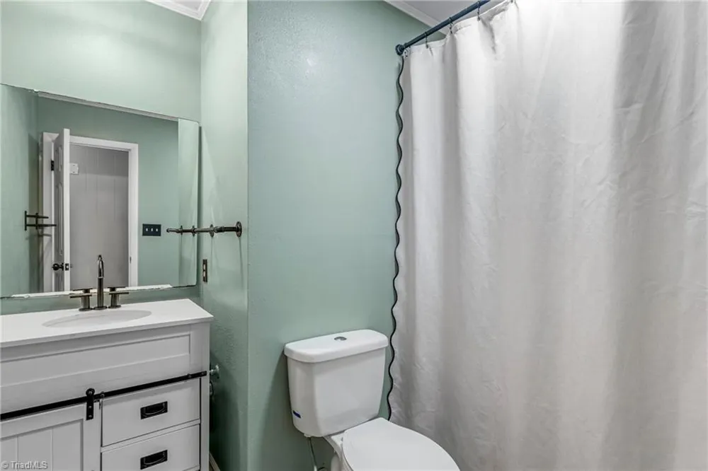 206 Laura Road Madison, NC 27025