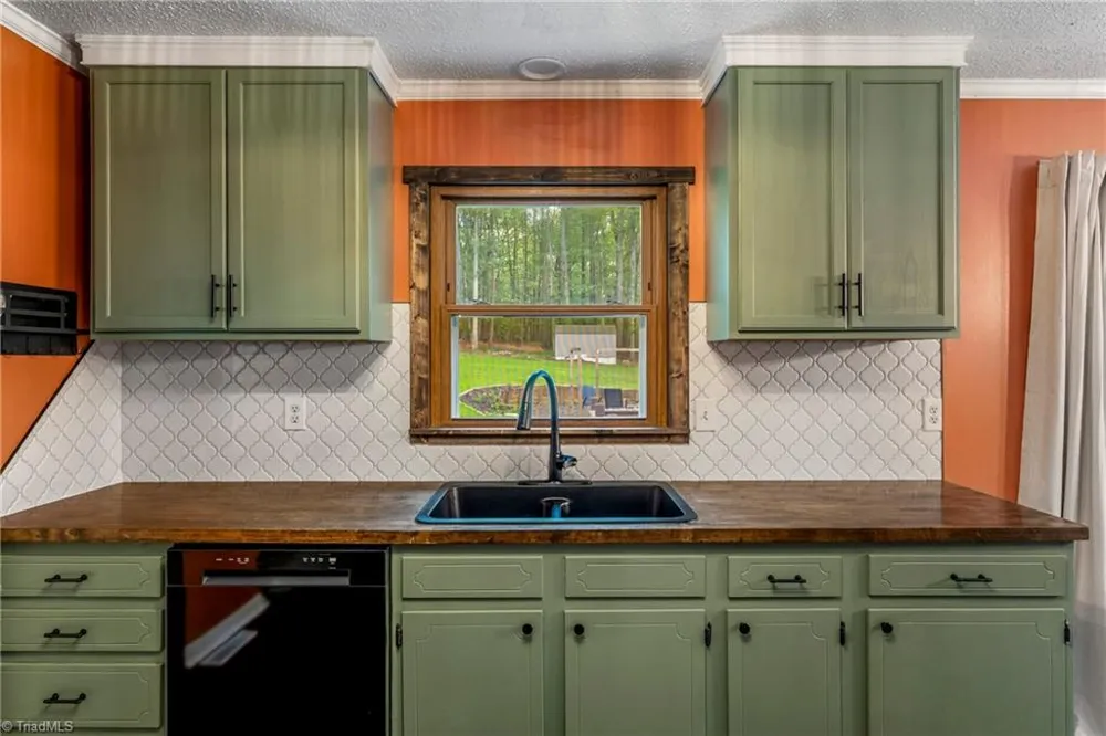 206 Laura Road Madison, NC 27025