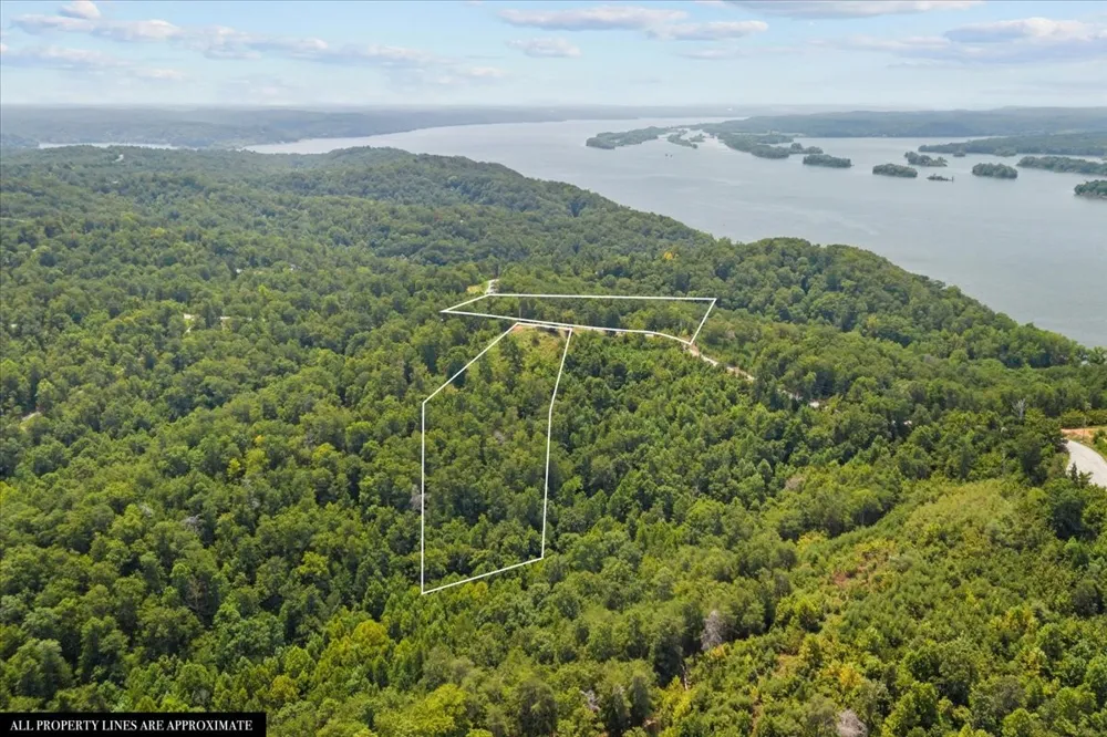 90 Float Dr Waverly, TN 37185