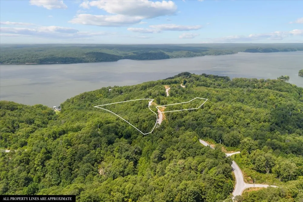 90 Float Dr Waverly, TN 37185