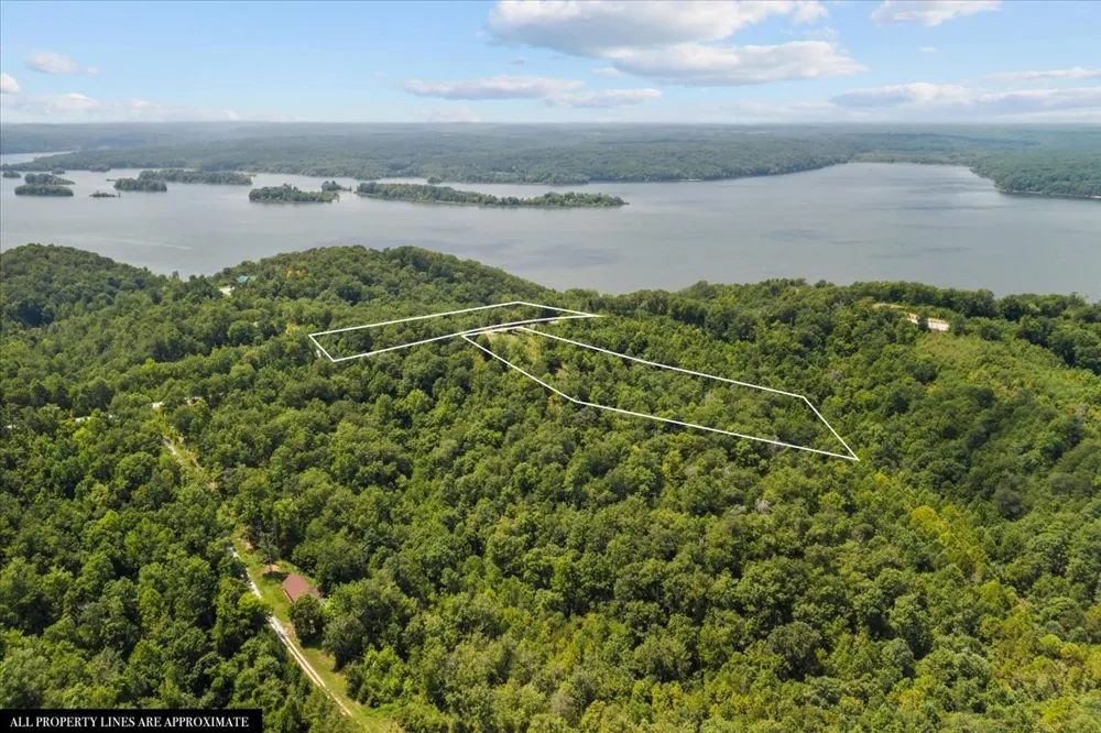 90 Float Dr Waverly, TN 37185