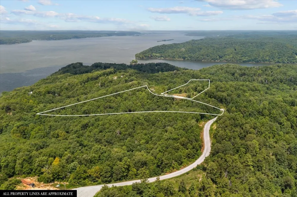 90 Float Dr Waverly, TN 37185