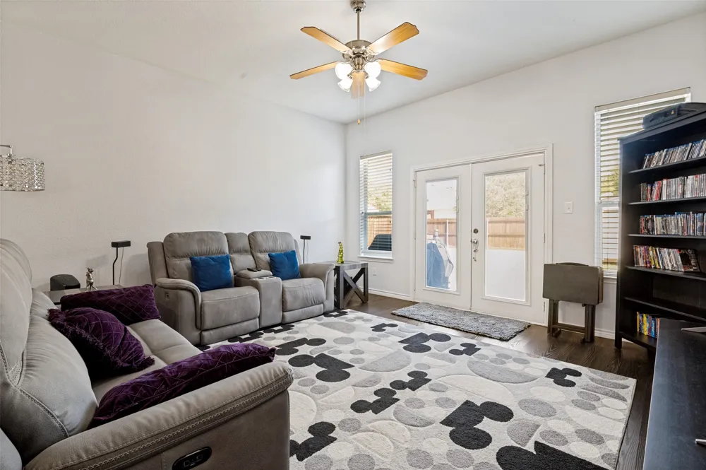 517 Magnolia Lane Glenn Heights, TX 75154