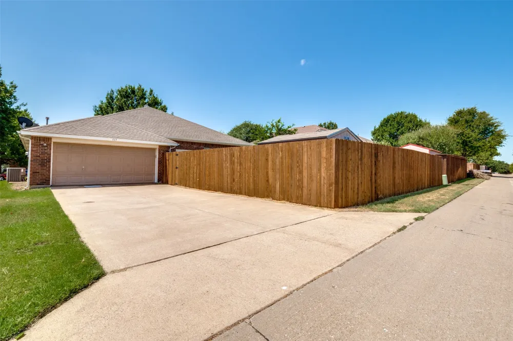 517 Magnolia Lane Glenn Heights, TX 75154